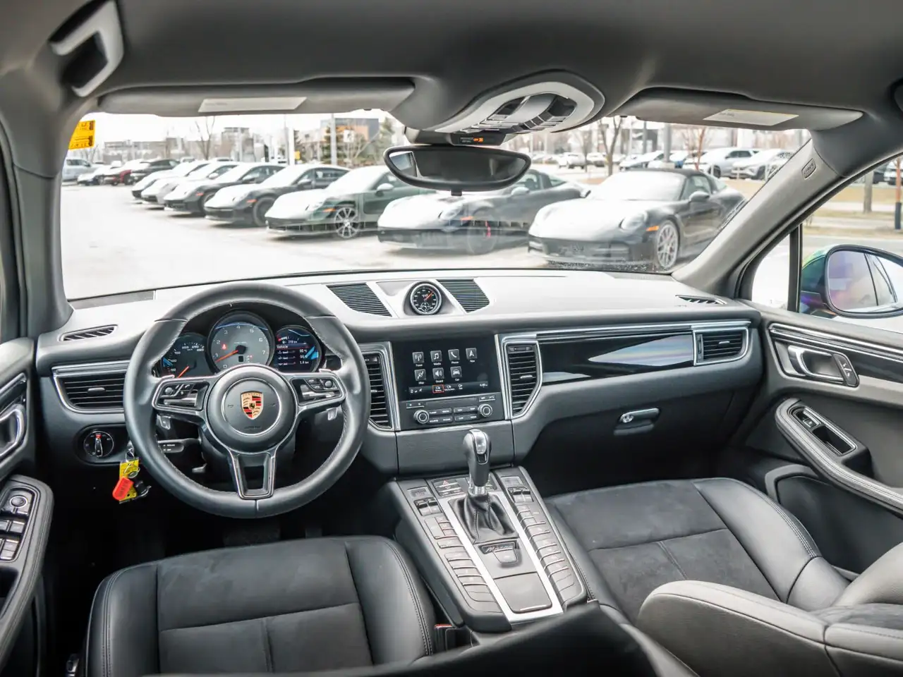Porsche Macan снимка Porsche Macan