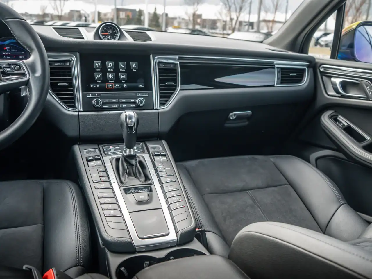 Porsche Macan снимка Porsche Macan