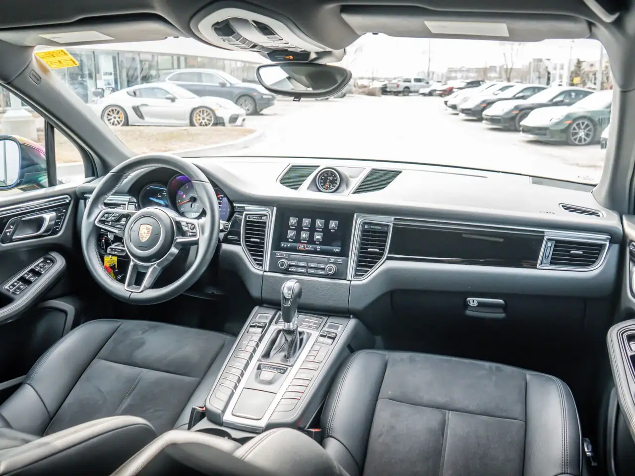 Porsche Macan снимка Porsche Macan