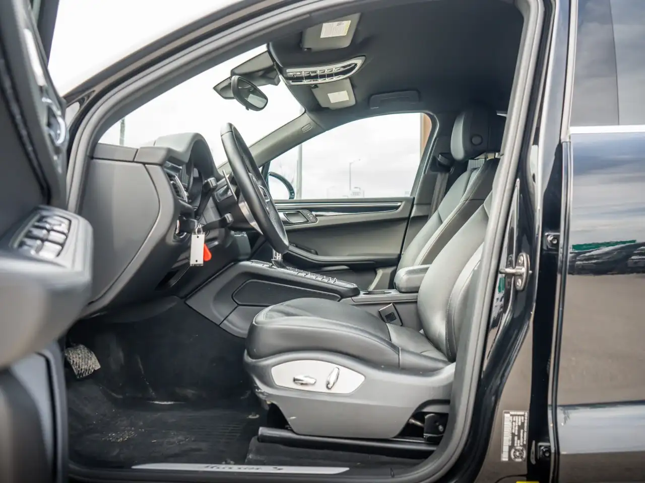 Porsche Macan снимка Porsche Macan