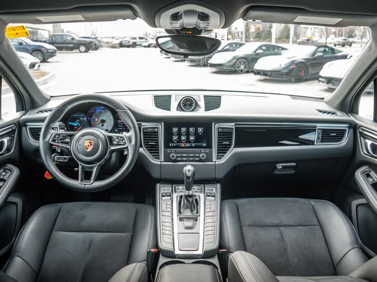 Porsche Macan снимка Porsche Macan