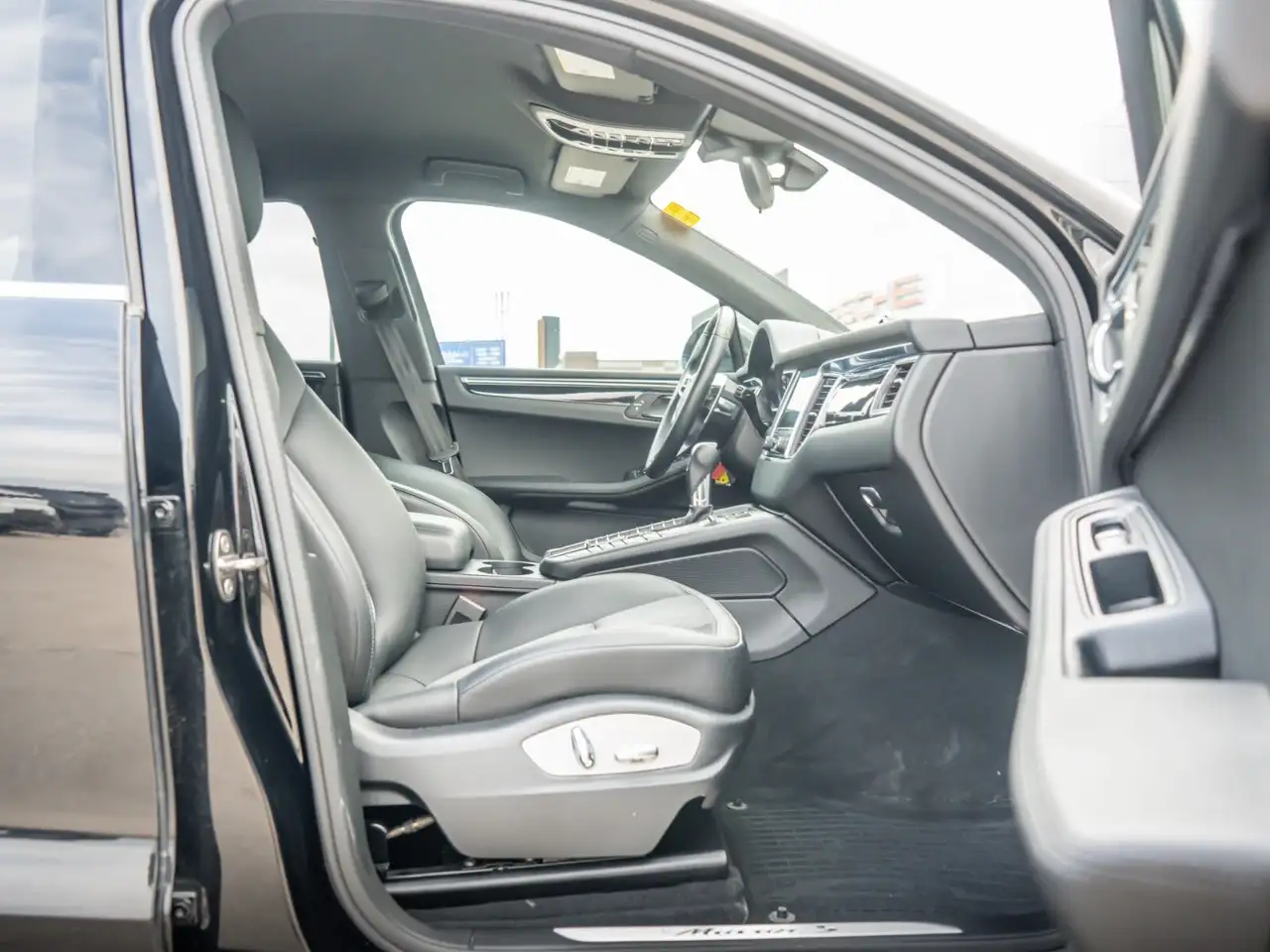 Porsche Macan снимка Porsche Macan