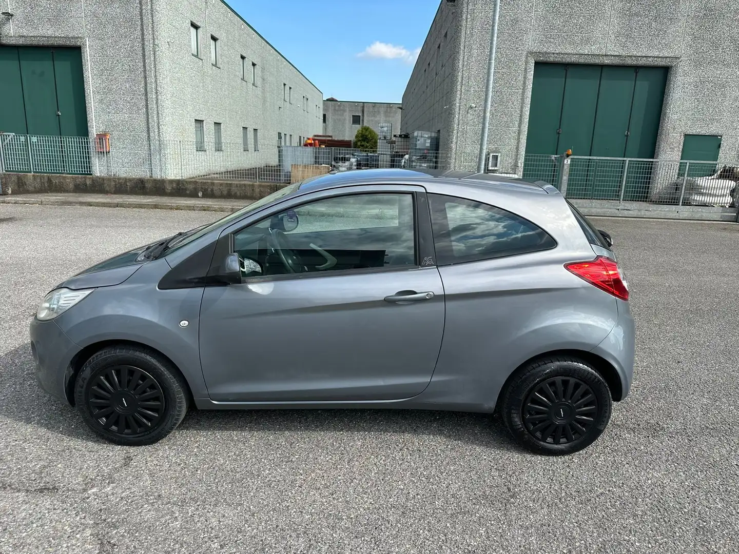 Ford Ka/Ka+ Ka 1.2 Titanium 69cv Plateado - 2