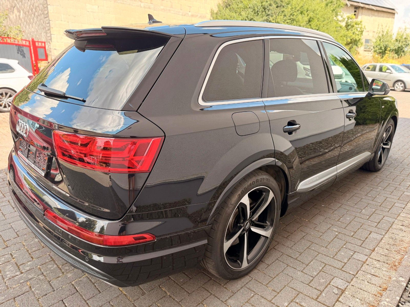 Audi Q7 50 TDI Quattro*S-Line*7-Sitze*ACC*AHK*Pano* — photo 9