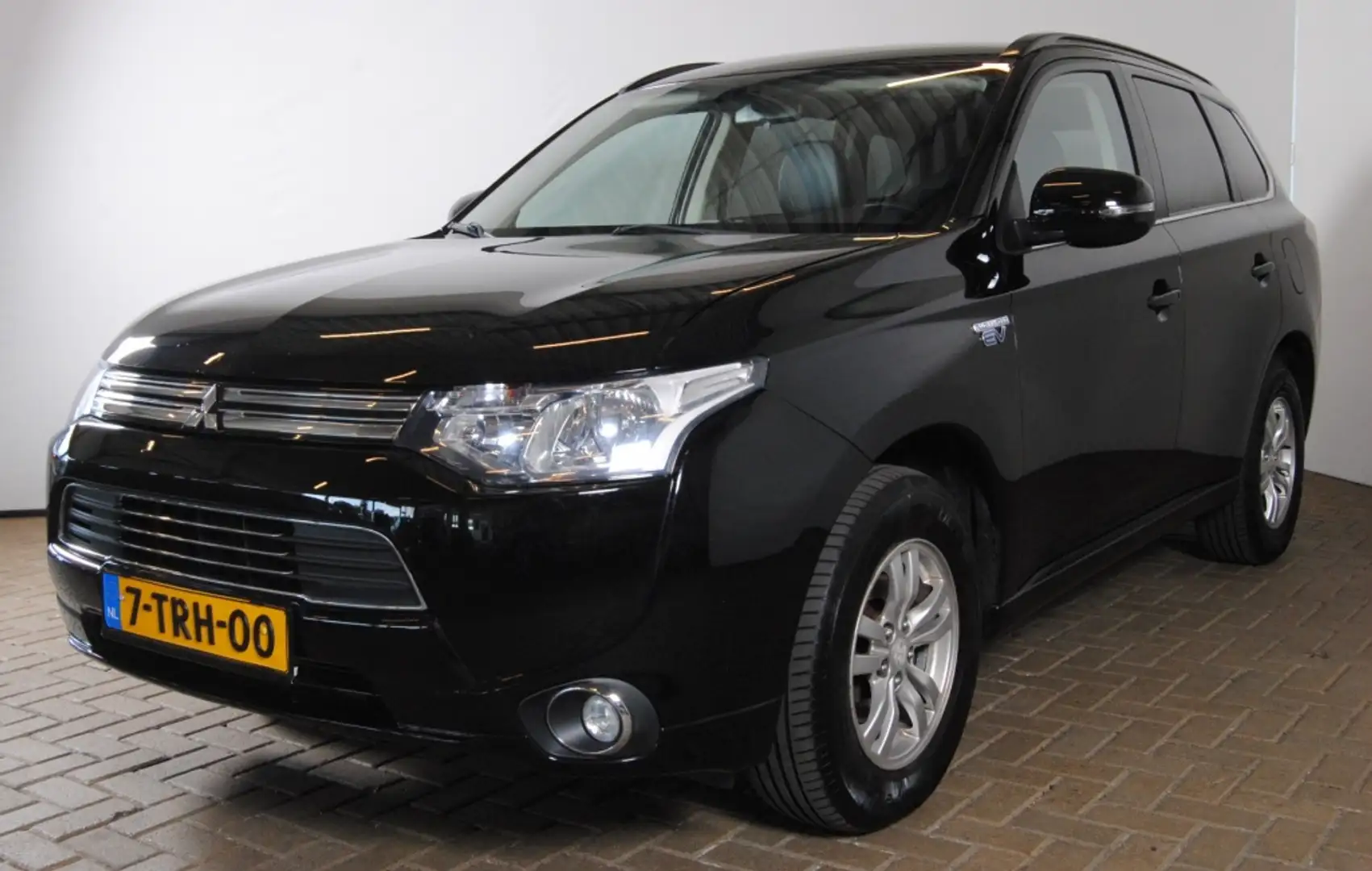 Mitsubishi Outlander 2.0 PHEV Business Ed Schwarz - 2