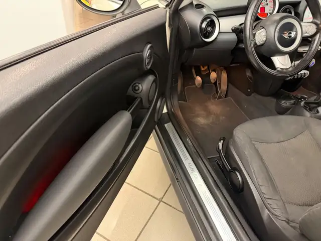 Mini Clubman view 8