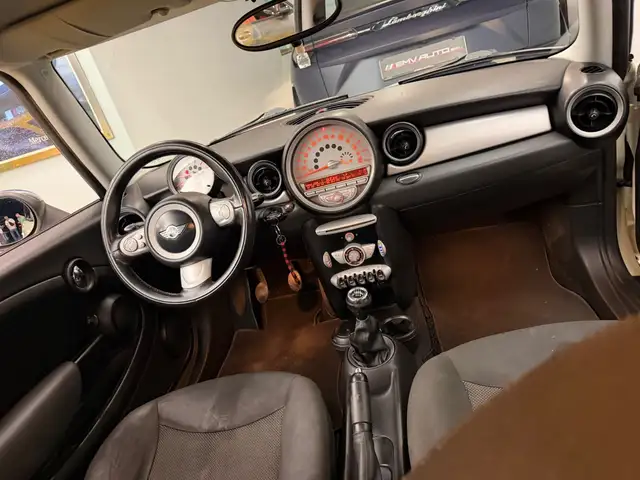 Mini Clubman view 10