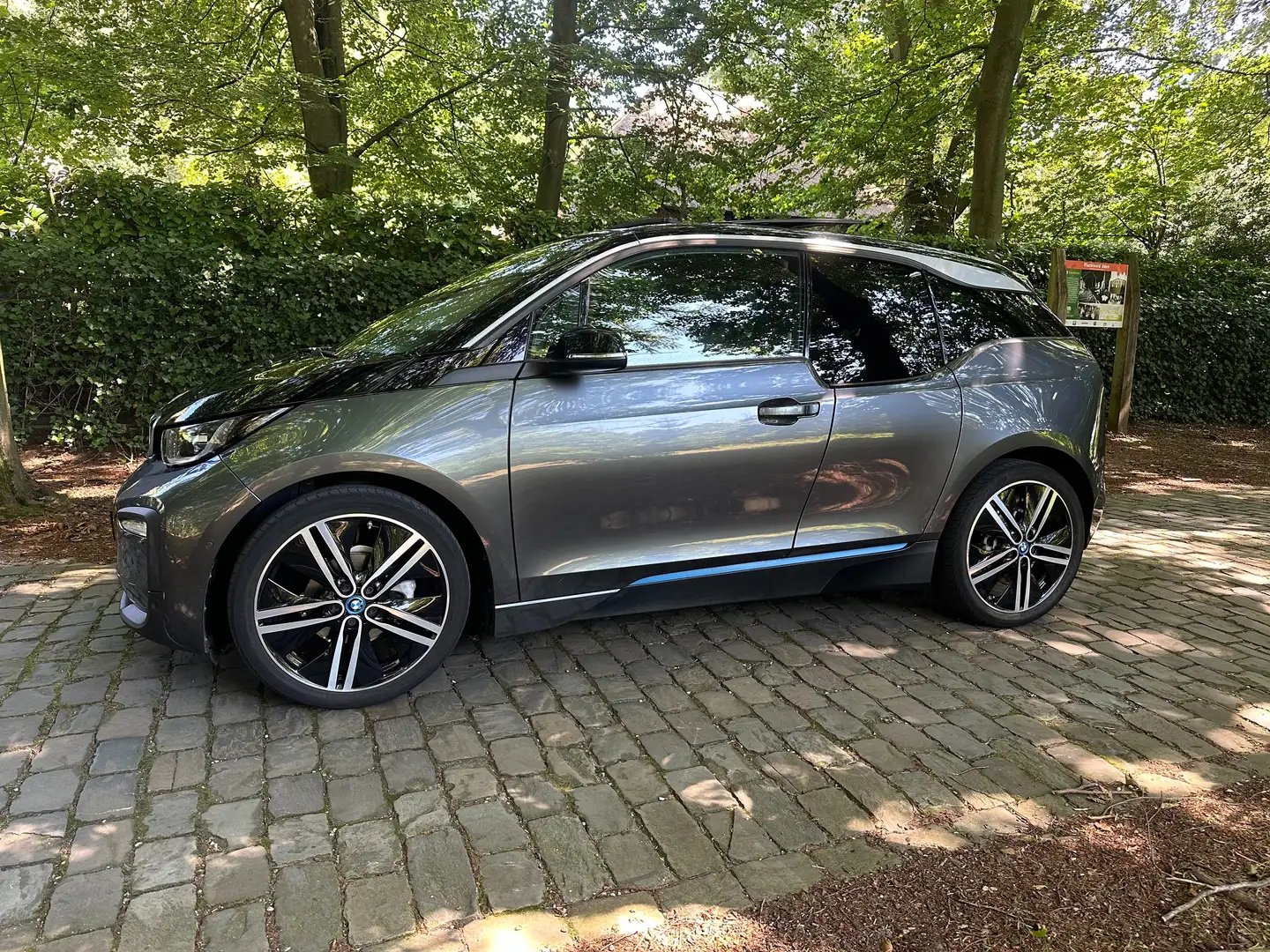 BMW i3 i3 Basis iPerf94Ah33kWh Grijs - 1