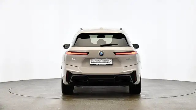 BMW Ix view 5