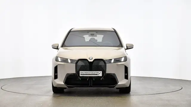 BMW Ix view 2