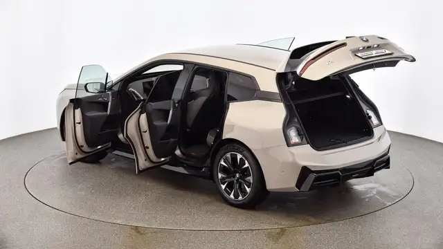 BMW Ix view 10