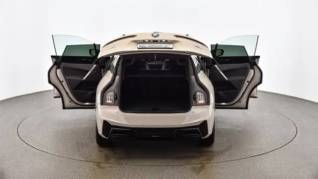 BMW Ix view 11