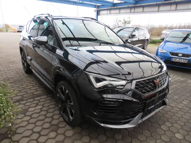 Cupra Ateca view 3