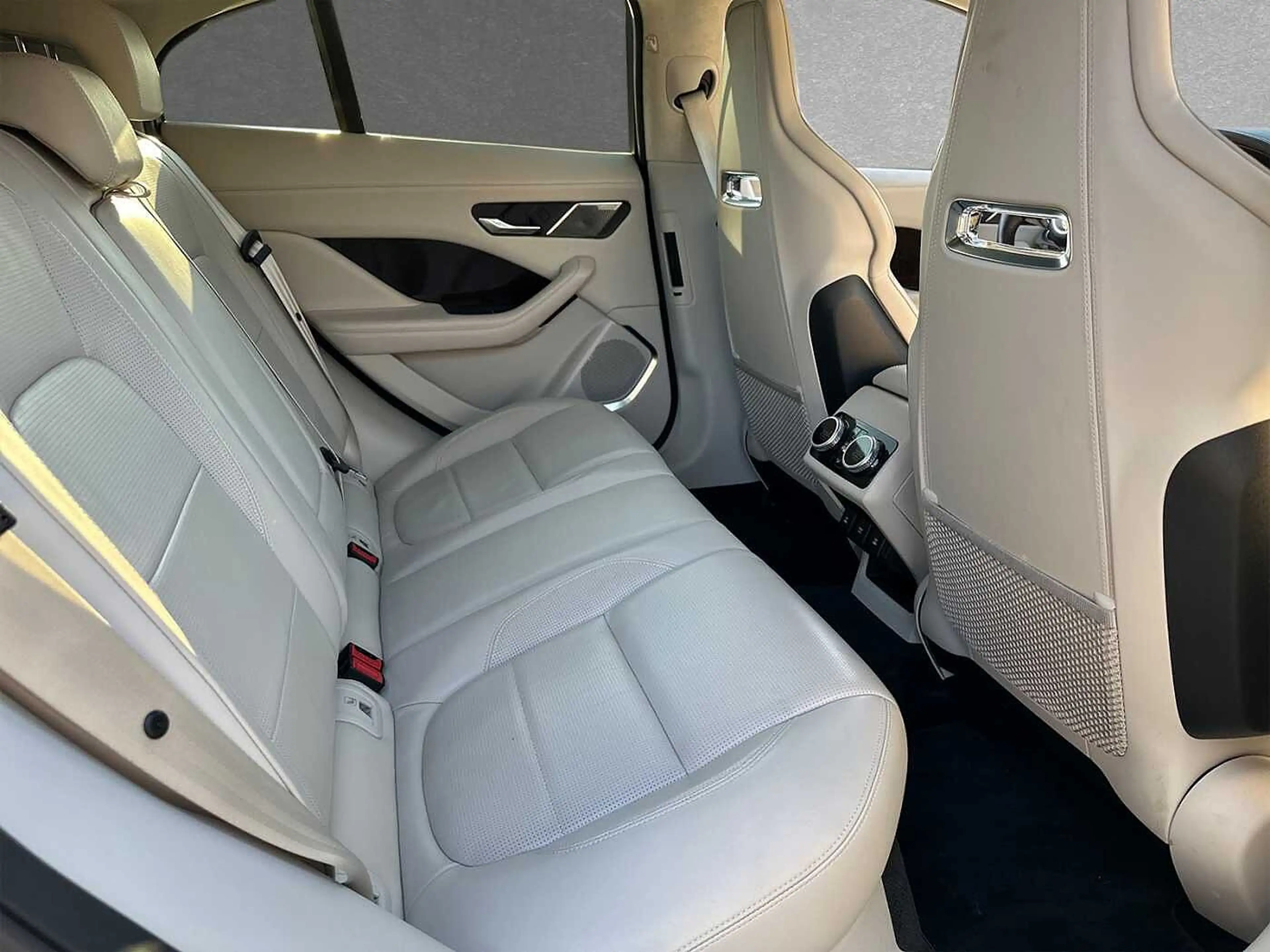 Jaguar I-Pace EV400 AWD First Edition — photo 5