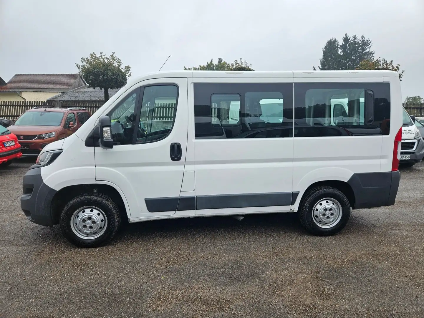 Peugeot Boxer Kombi 333 L1H1 Active Blue-HDi 130,AHK Weiß - 2