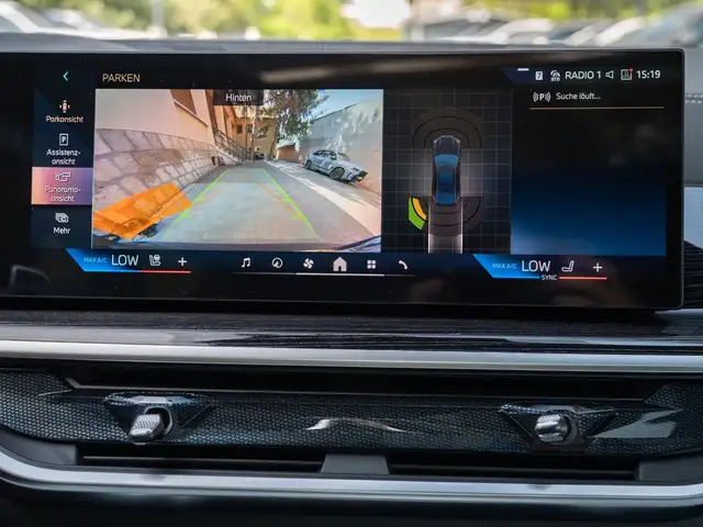 BMW X6 view 24