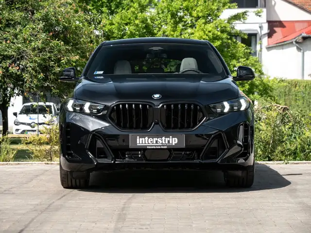 BMW X6 view 2