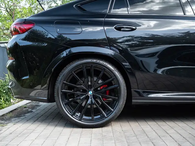 BMW X6 view 13