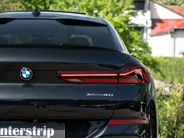 BMW X6 view 10