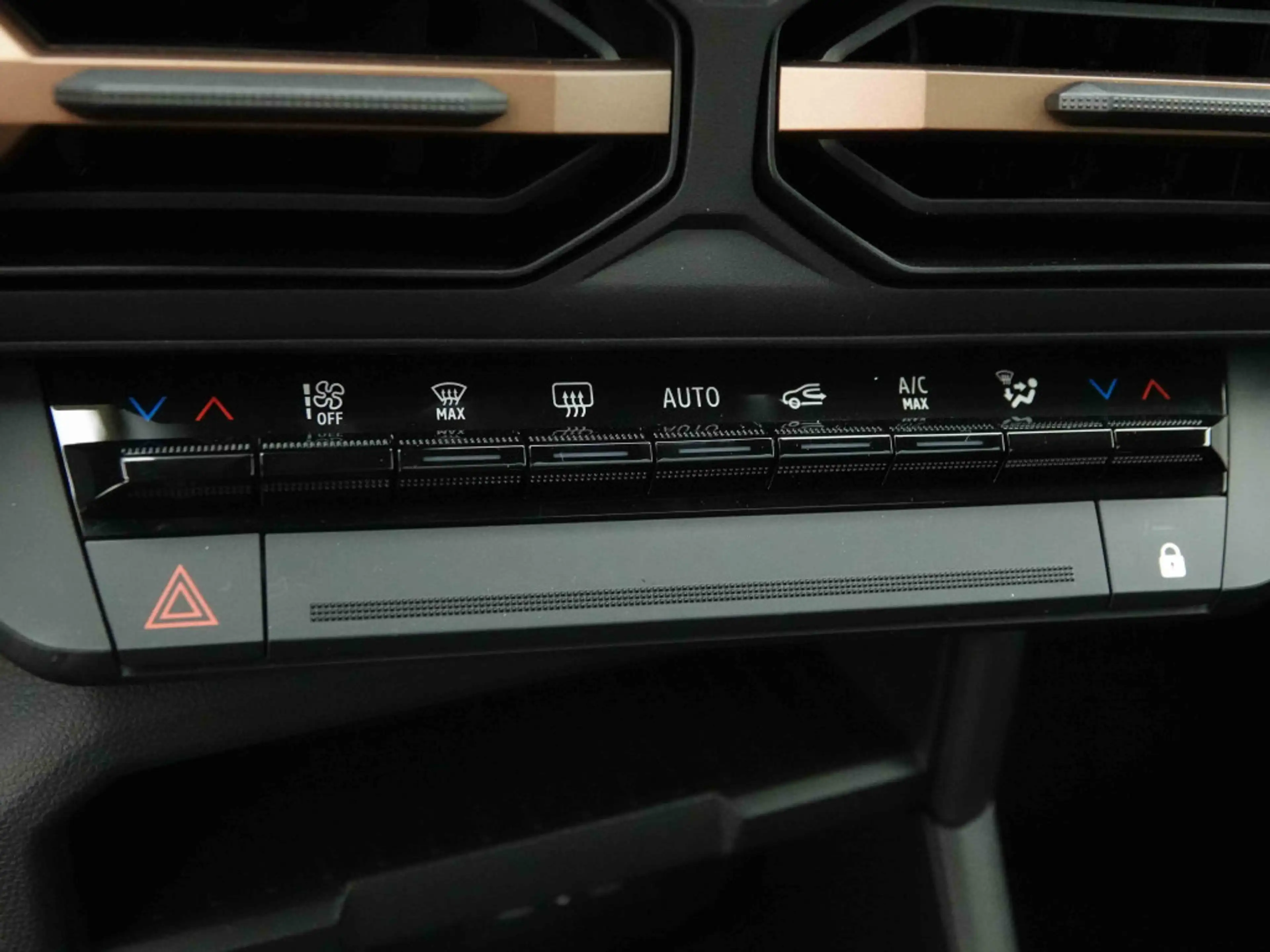 Dacia Bigster 1.2 TCe 140 MHEV Extreme | GPS | Winter Pack | Power Tailgate — photo 15