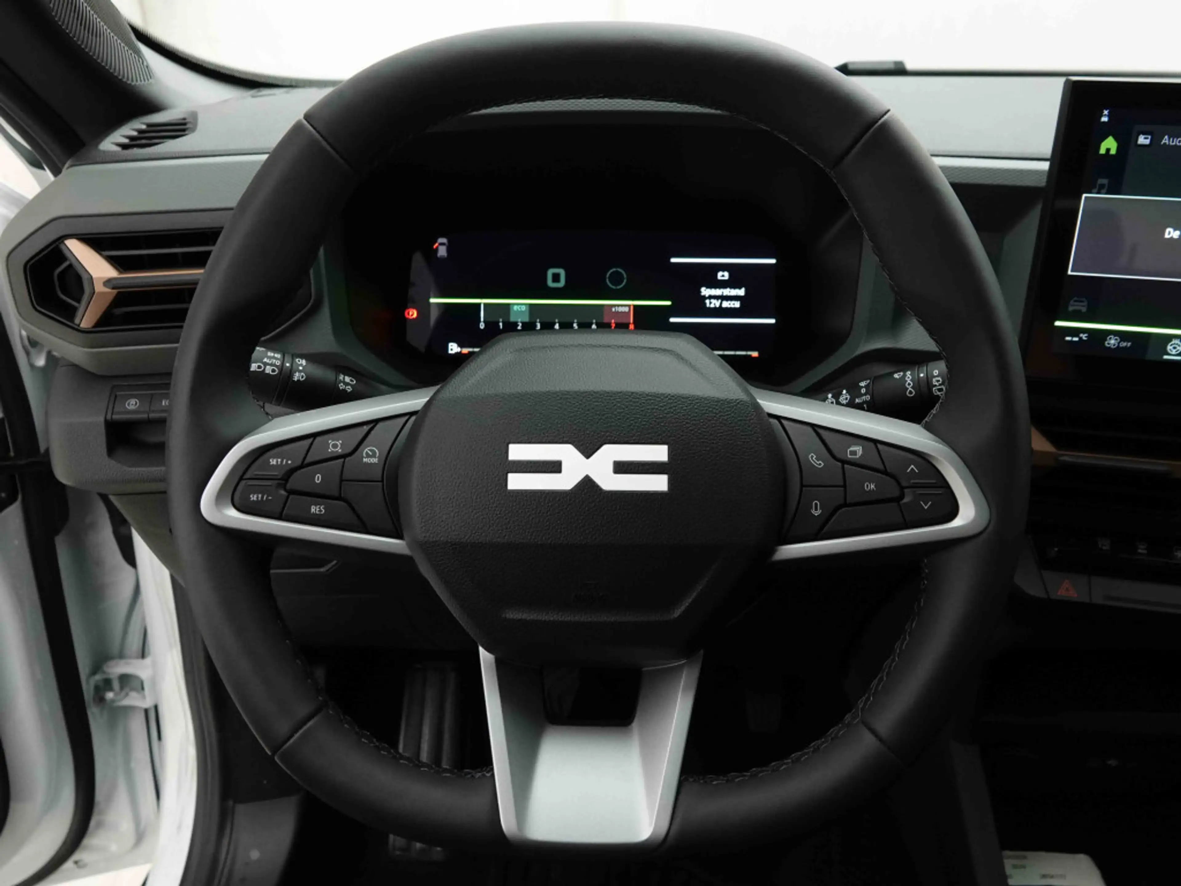 Dacia Bigster 1.2 TCe 140 MHEV Extreme | GPS | Winter Pack | Power Tailgate — photo 11