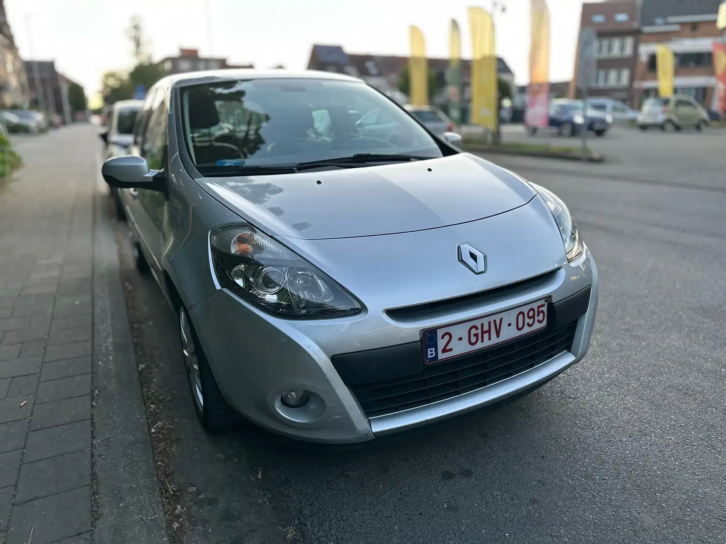 Renault Clio 1.6 16V 110 Aut. nightDay - 1
