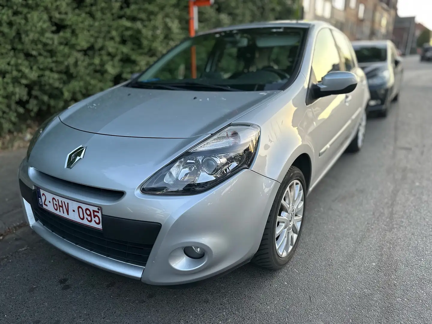 Renault Clio 1.6 16V 110 Aut. nightDay - 2