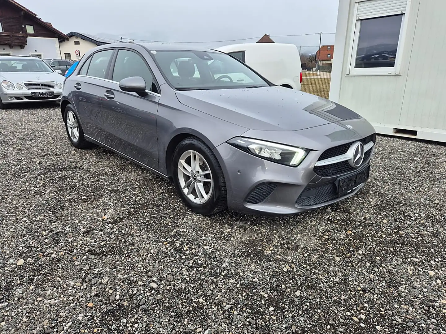 Mercedes-Benz A 180 d Aut. Grau - 1