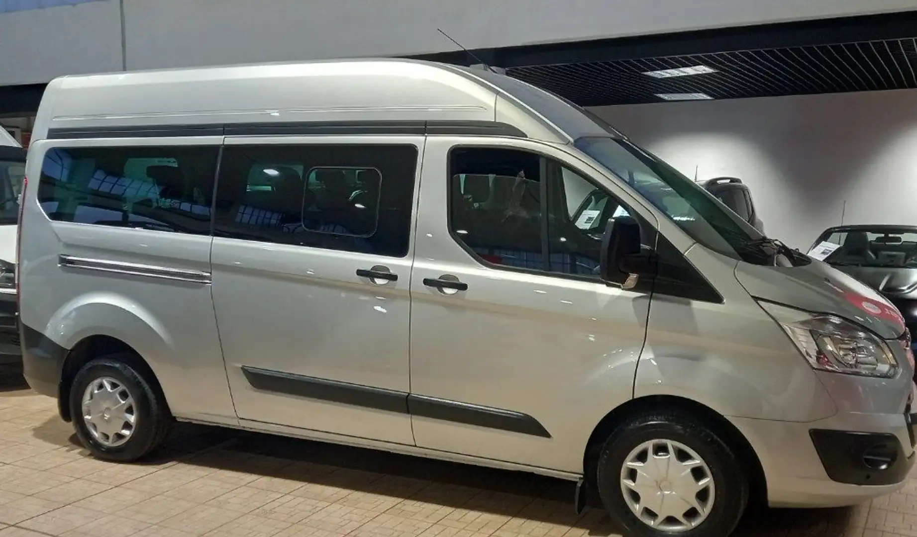 Ford Transit Custom 310 2.0 TDCi 130 9 POSTI siva - 2