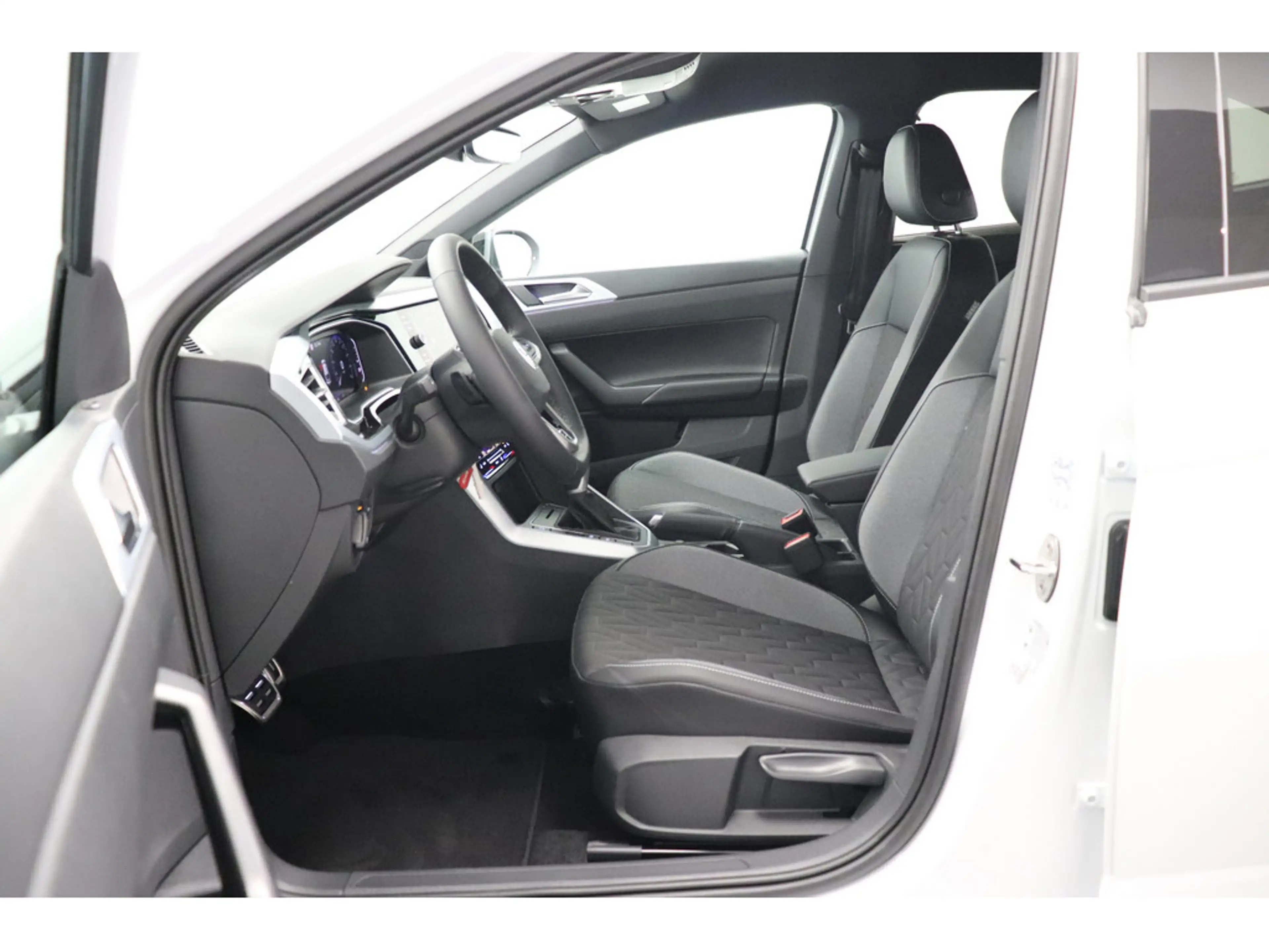 Volkswagen Taigo 1.0 TSI Life DSG #NAVI #LED #AHK — photo 10
