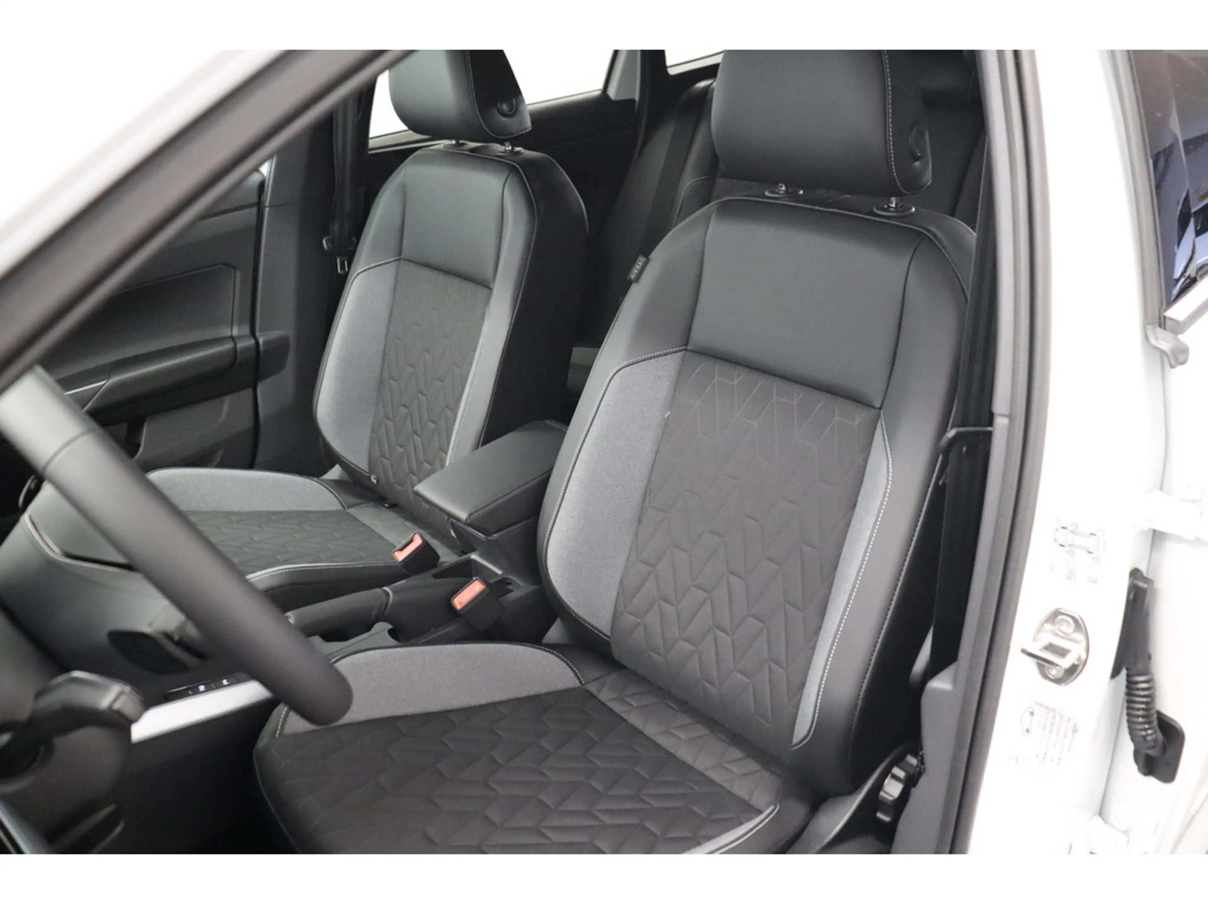Volkswagen Taigo 1.0 TSI Life DSG #NAVI #LED #AHK — photo 11