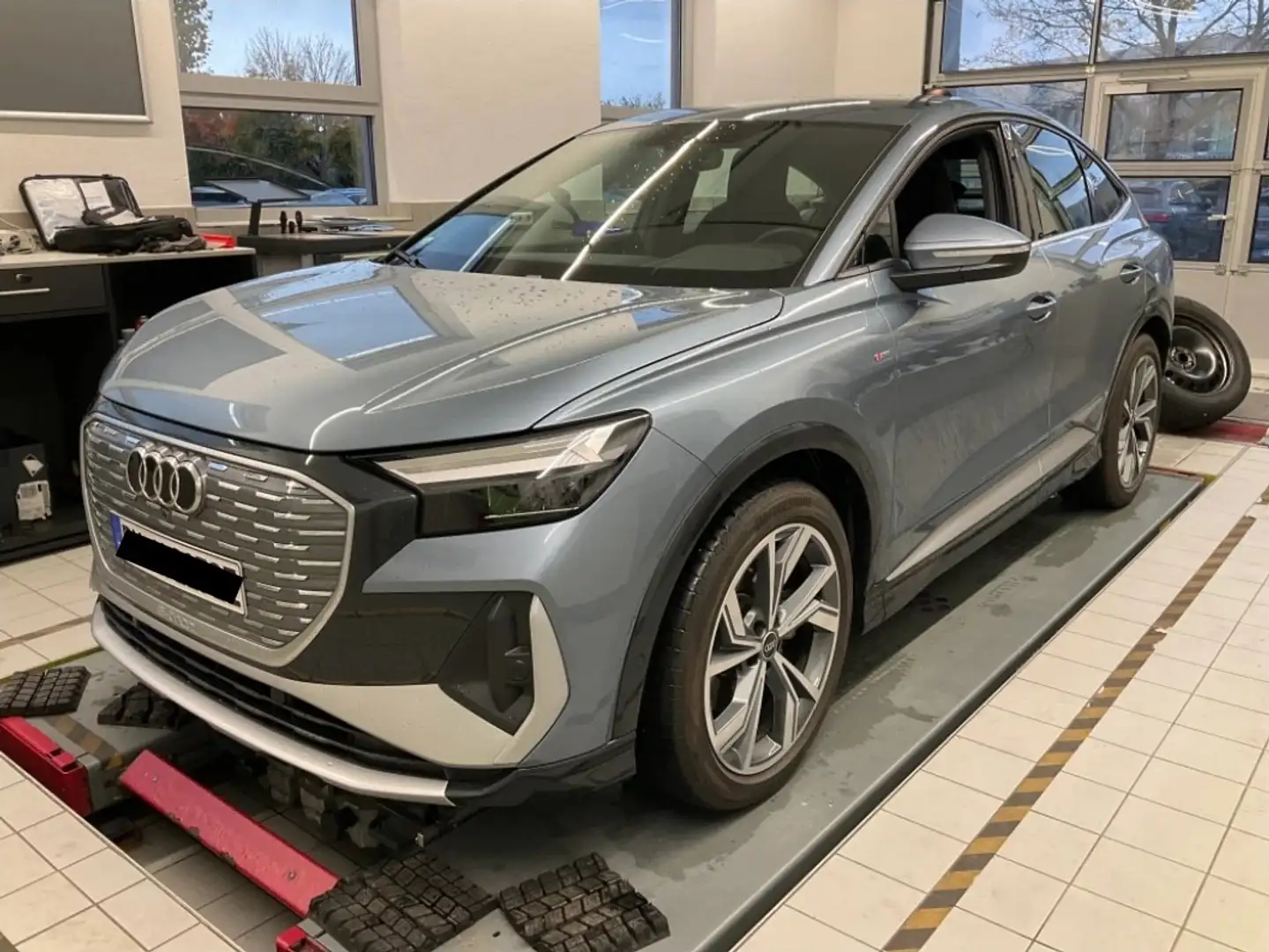 Audi Q4 e-tron Q4 Sportback 35 e-tron *LED*KAMERA*NAVI*SITZH* Bleu - 2