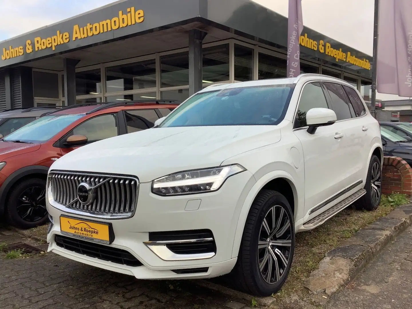 Volvo XC90 Inscription Recharge Plug-In Hybrid AWD 7S Weiß - 1