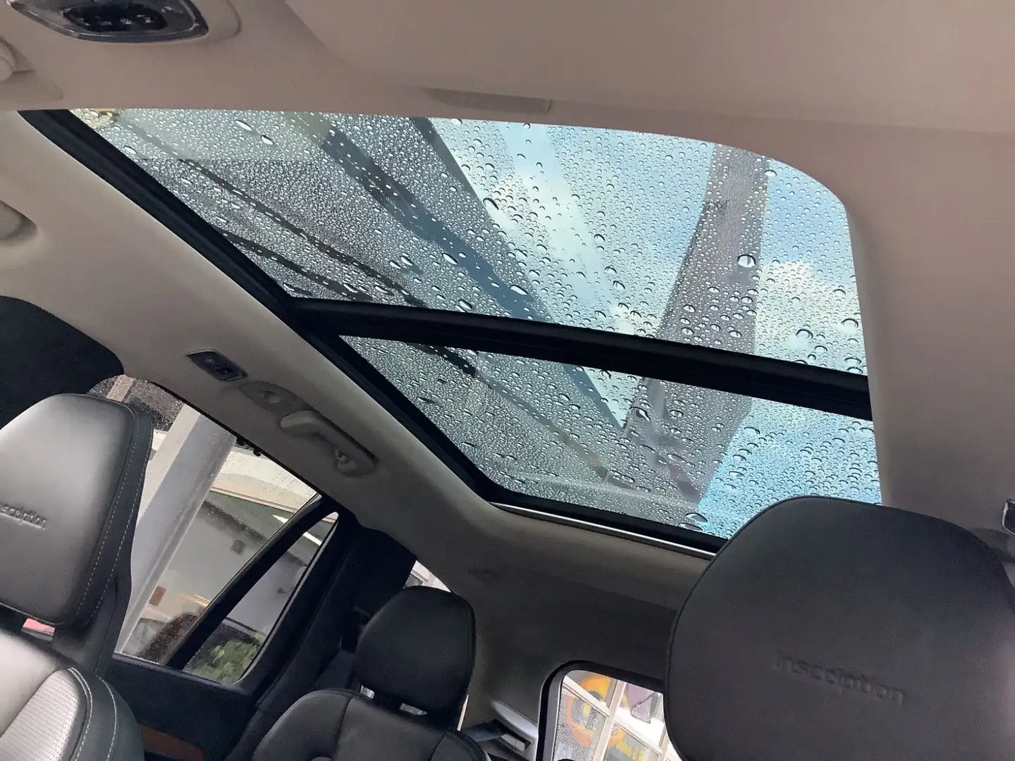 Volvo XC90 Inscription Recharge Plug-In Hybrid AWD 7S Weiß - 2