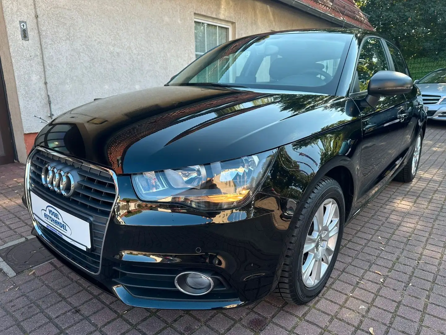 Audi A1 Sportback*SITZHZG*PDC*2.HD*UNFALLFREI* Negro - 1