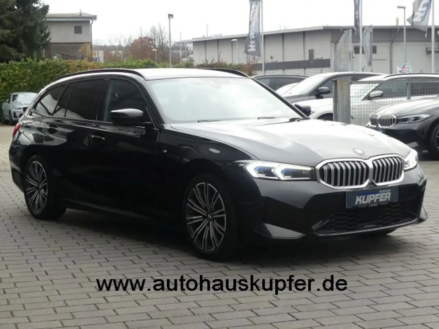 BMW 320 i Tour M Sportp. AHK°ACC°-HIFI°AdLED°elSitze Noir - 2