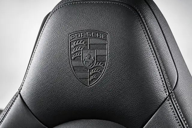 Porsche Panamera view 16