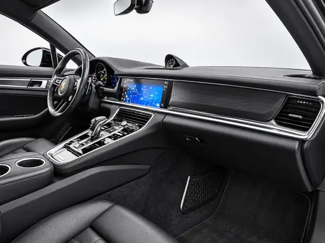 Porsche Panamera view 19