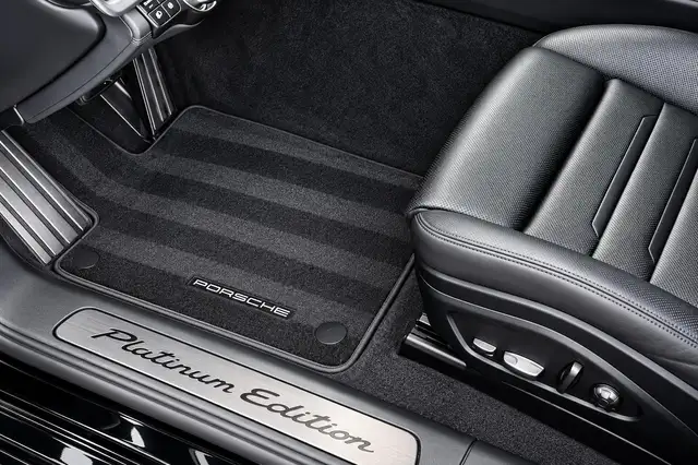 Porsche Panamera view 11