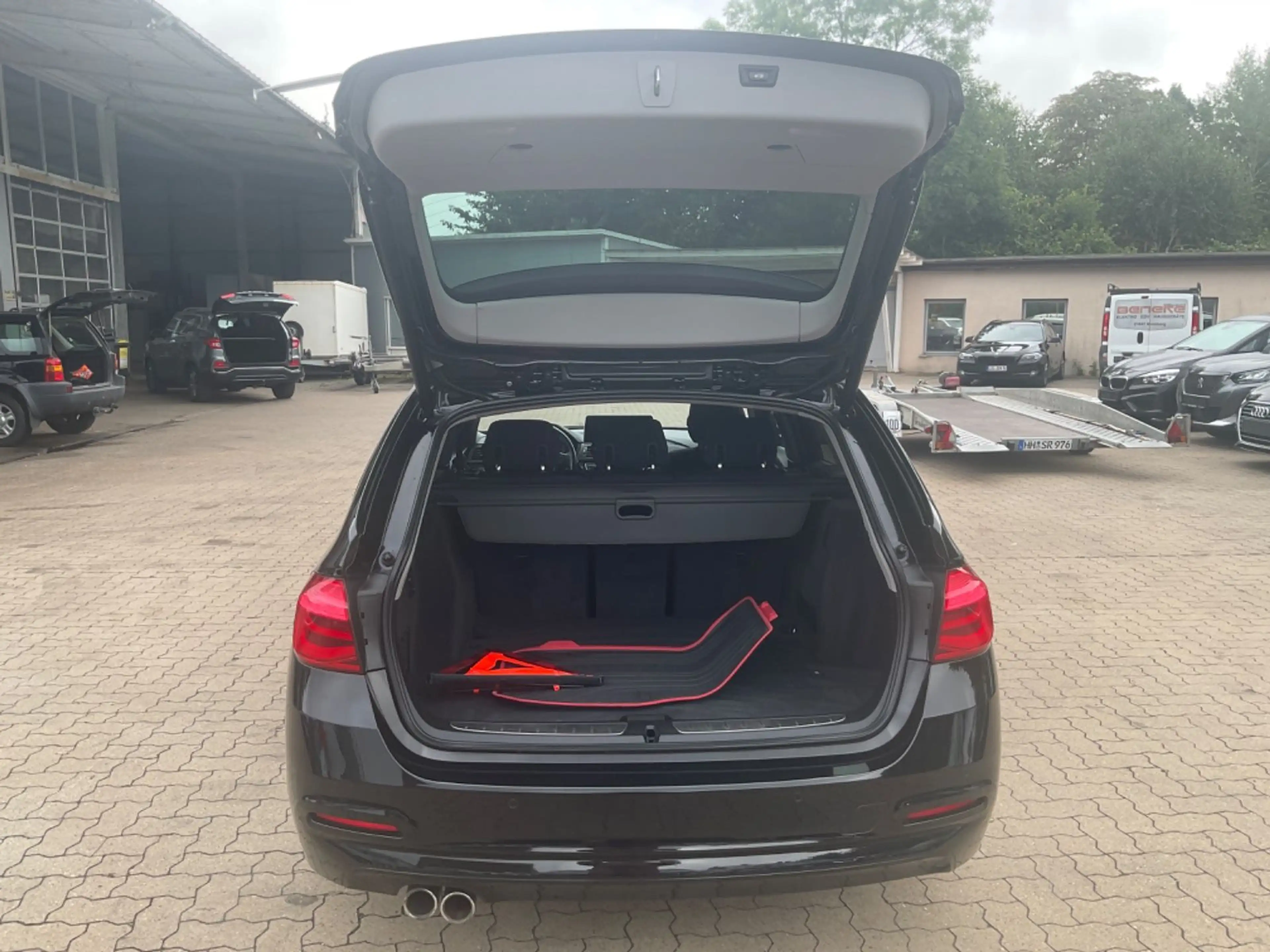 BMW 330 d Touring TÜV 10.2026 2 HAND — photo 10