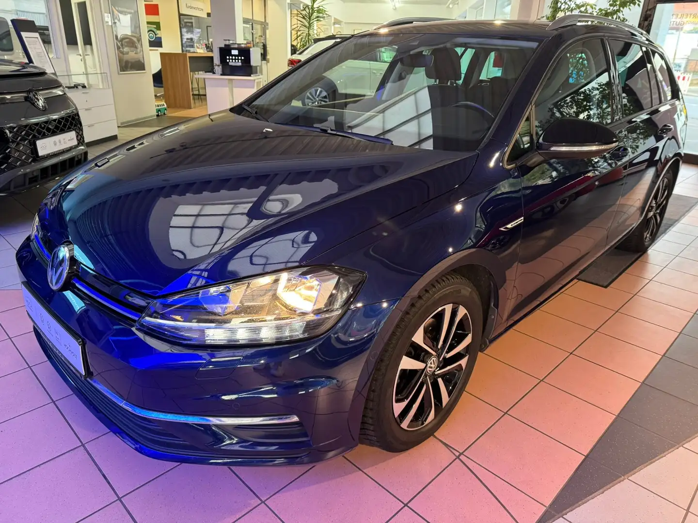 Volkswagen Golf Variant VII 1.5 TSI BlueMotion IQDRIVE AHK+ACC+Navi Blau - 2