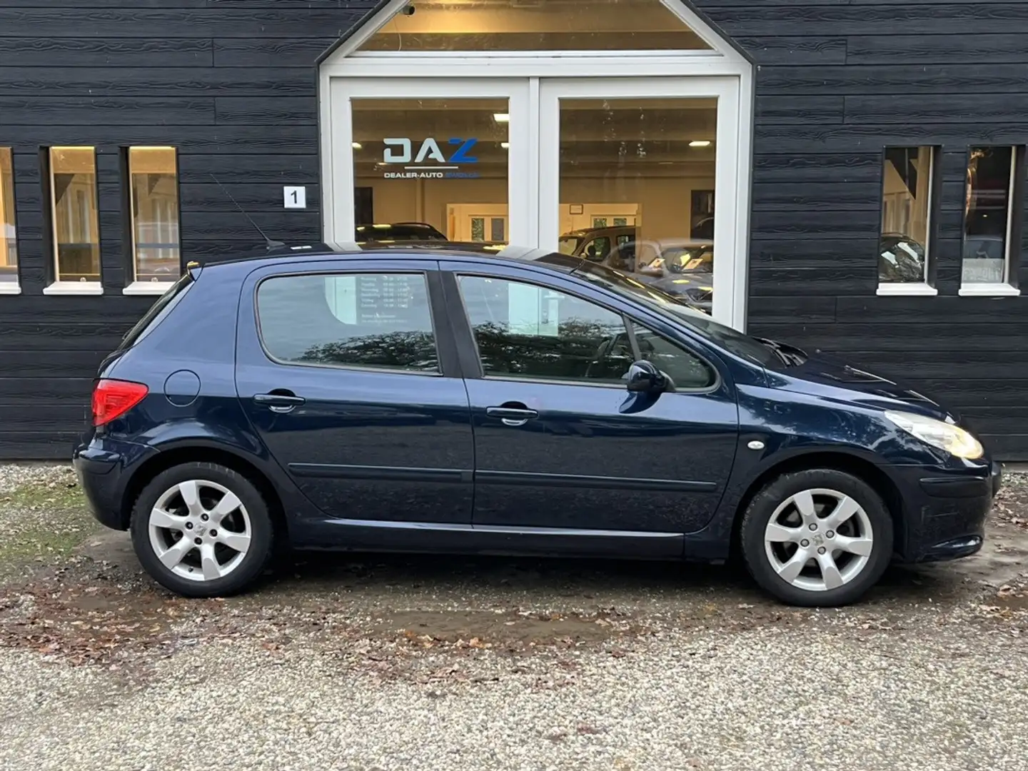 Peugeot 307 1.6-16V Premium Aut/Ecc/Navi/Pdc/Trekhaak Blauw - 2