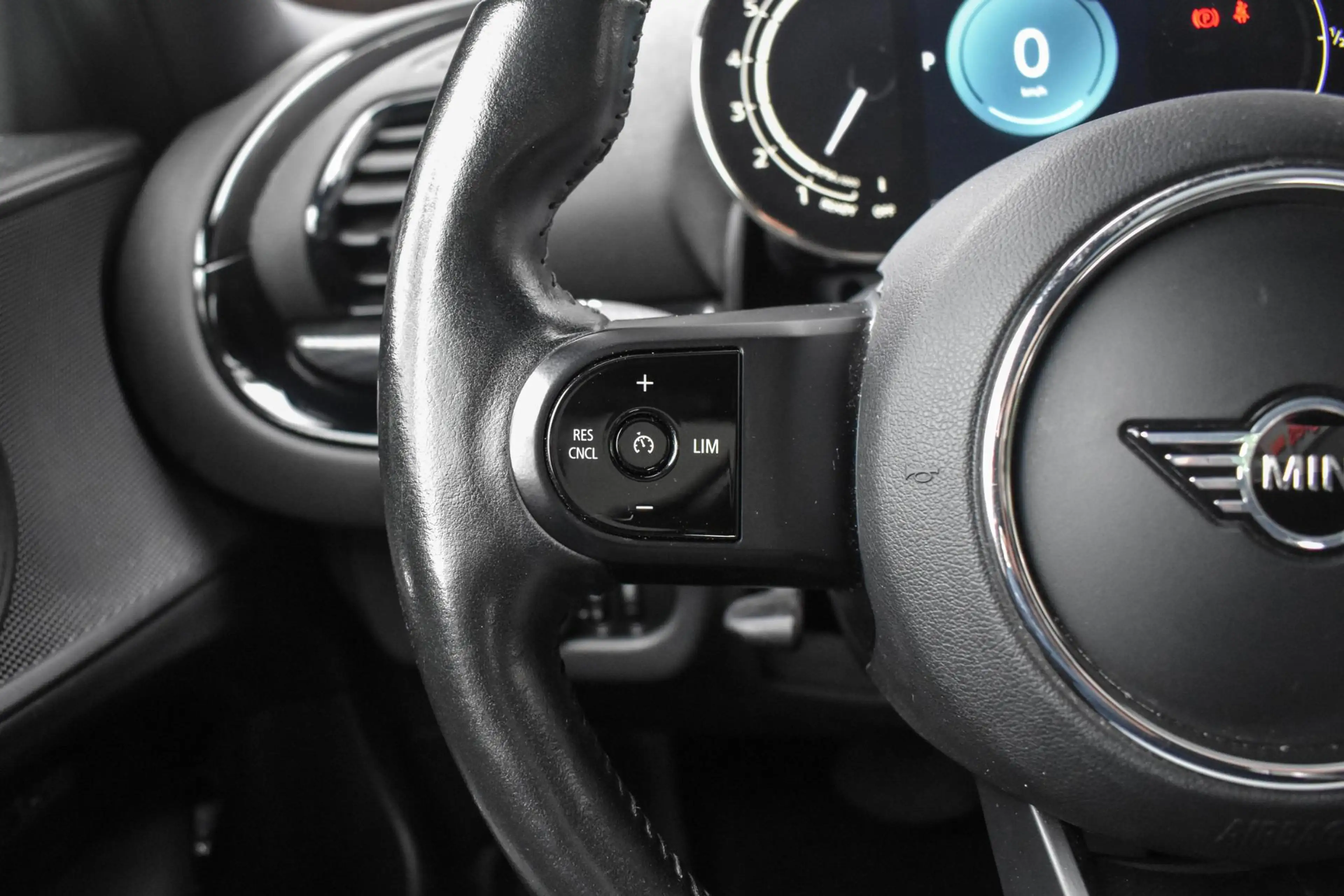 MINI Cooper Clubman 1.5 Richmond Park Pano Leder Carplay — photo 14