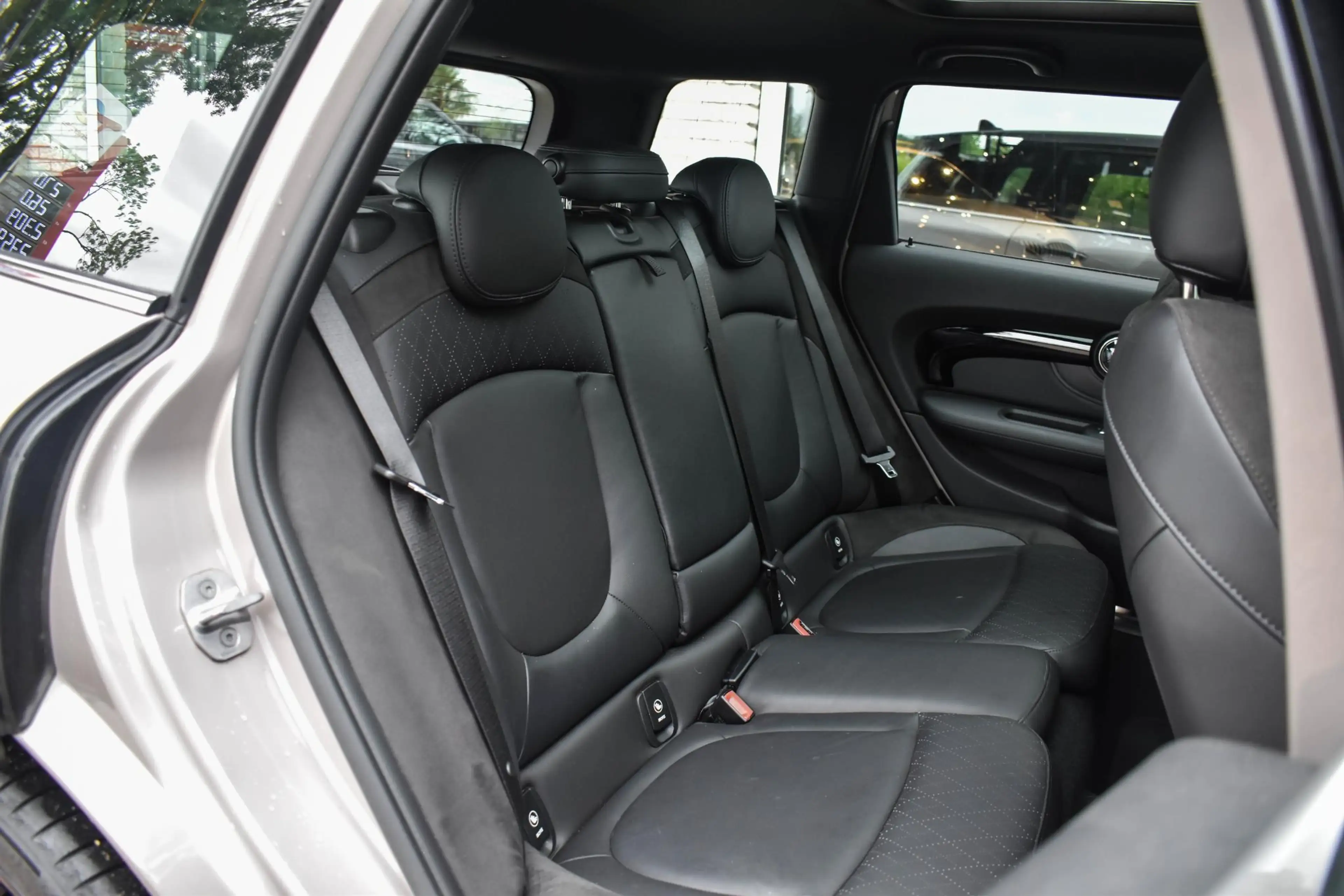MINI Cooper Clubman 1.5 Richmond Park Pano Leder Carplay — photo 37