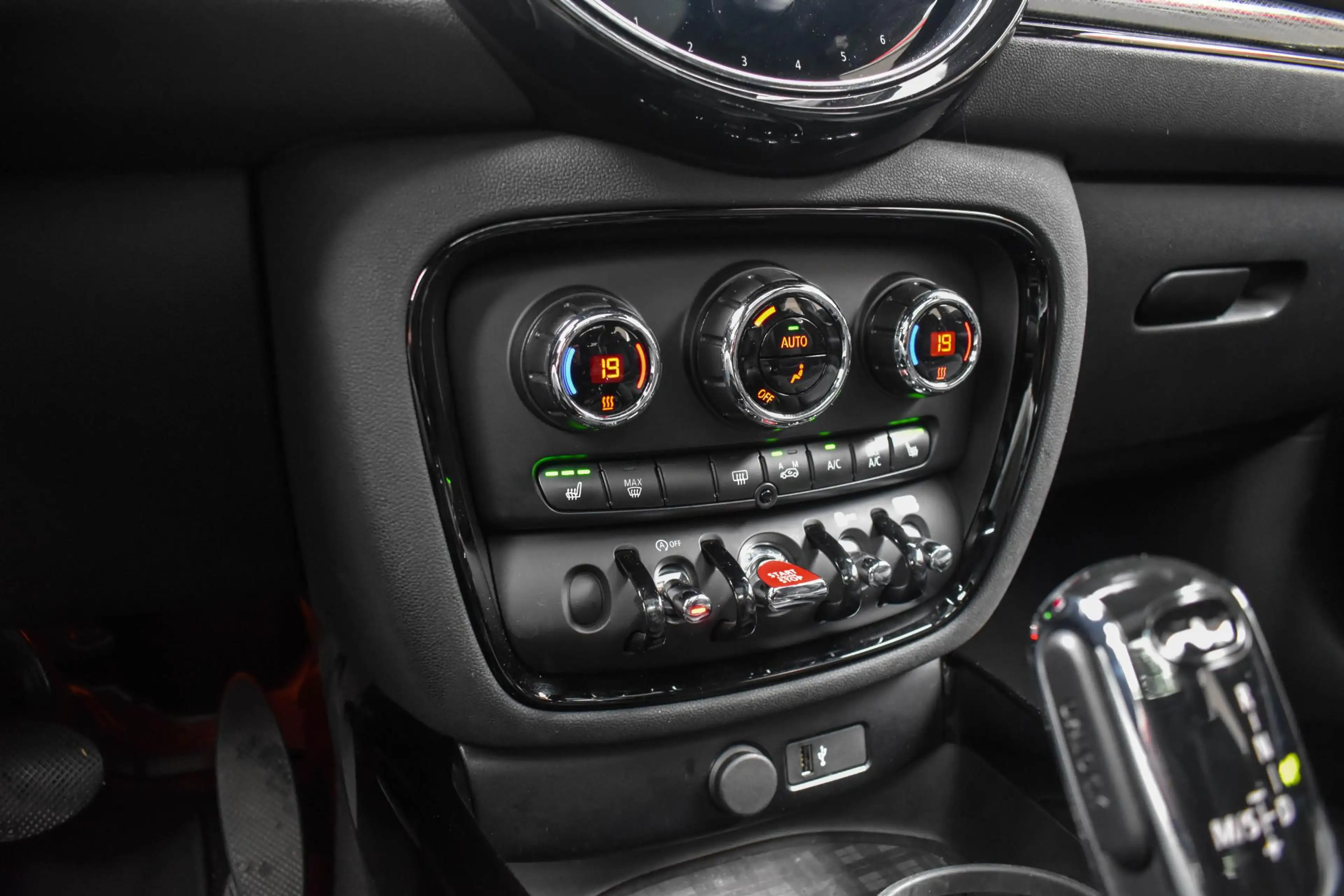 MINI Cooper Clubman 1.5 Richmond Park Pano Leder Carplay — photo 29