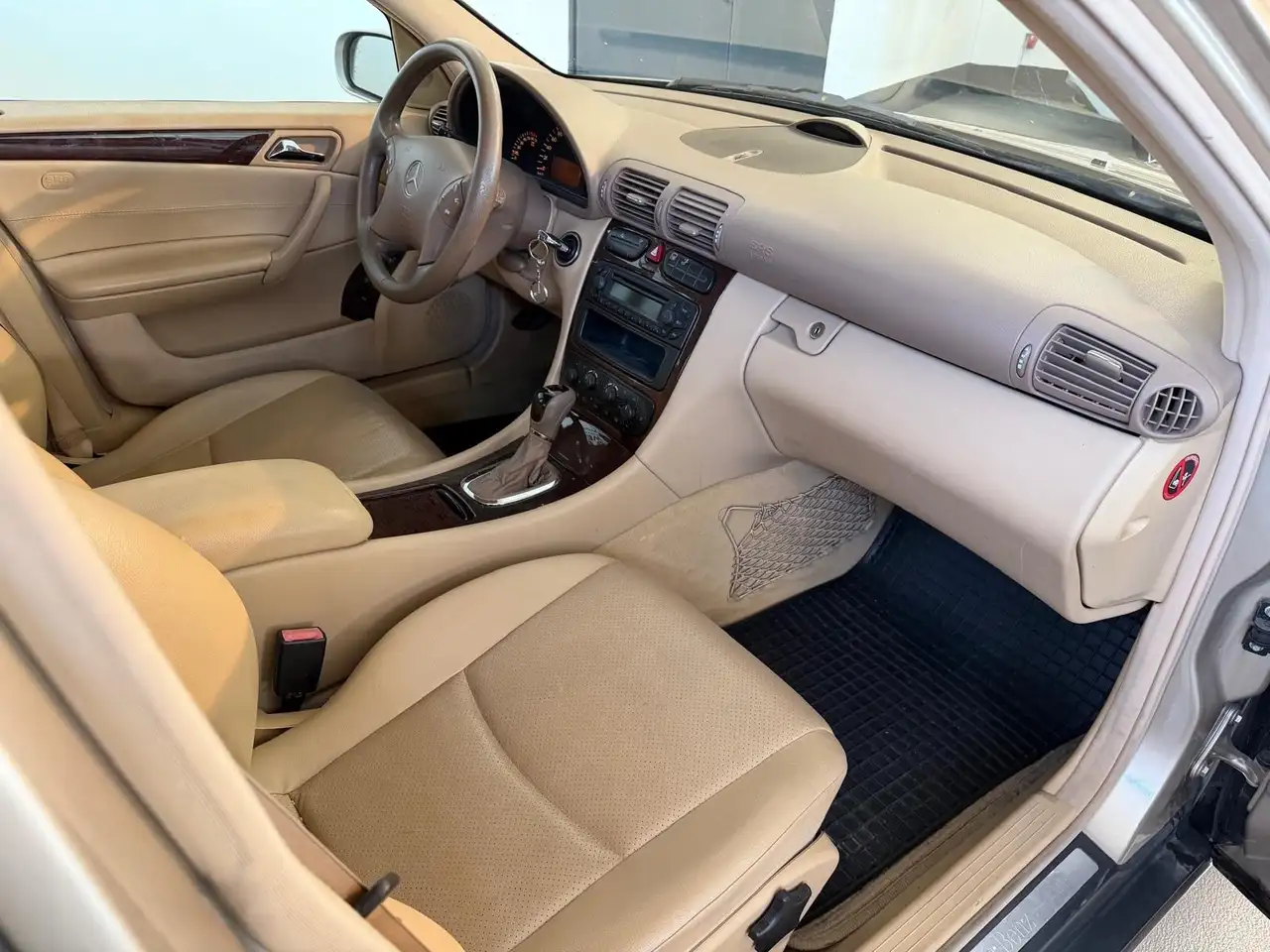 Mercedes-Benz C 180 *AUT ELEGANCE*OPA'S LIEBLING*LEDER*PDC*NAVI, foto 2