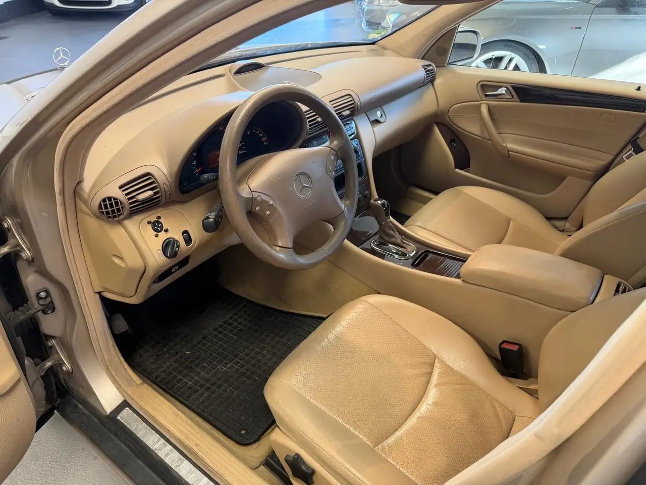 Mercedes-Benz C 180 *AUT ELEGANCE*OPA'S LIEBLING*LEDER*PDC*NAVI, foto 4
