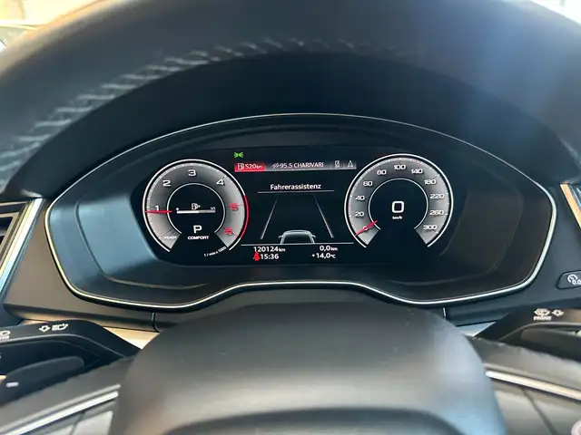Audi Q5 view 14