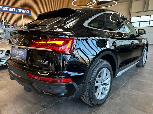 Audi Q5 view 4