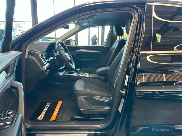 Audi Q5 view 9